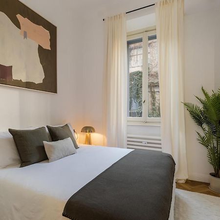 Casa Unica Milano - Elegant Apartment With Balcony - Centrale 1 Екстериор снимка