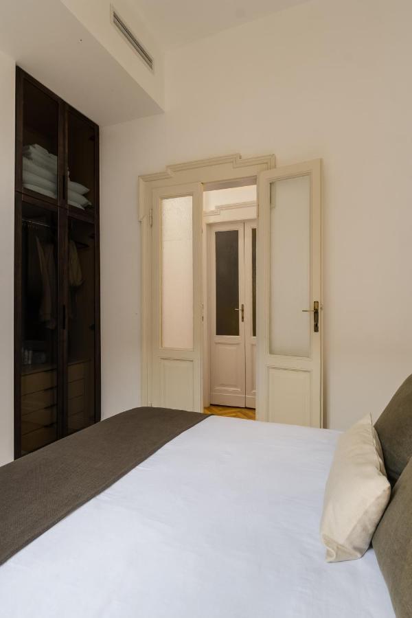 Casa Unica Milano - Elegant Apartment With Balcony - Centrale 1 Екстериор снимка