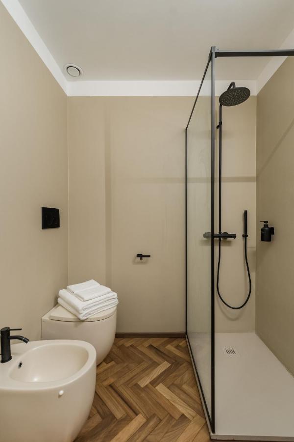 Casa Unica Milano - Elegant Apartment With Balcony - Centrale 1 Екстериор снимка