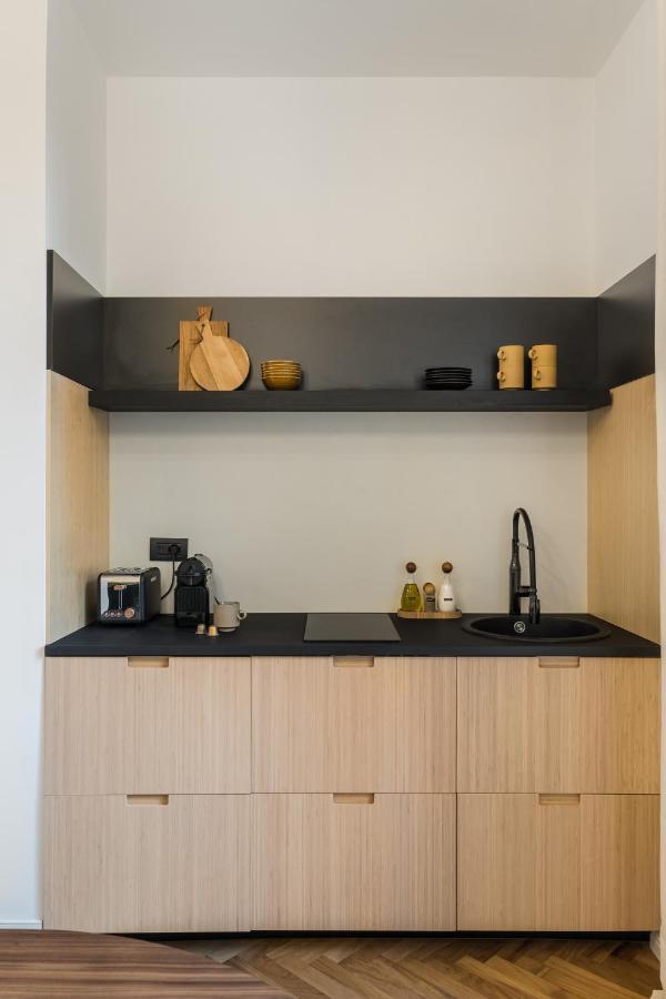 Casa Unica Milano - Elegant Apartment With Balcony - Centrale 1 Екстериор снимка